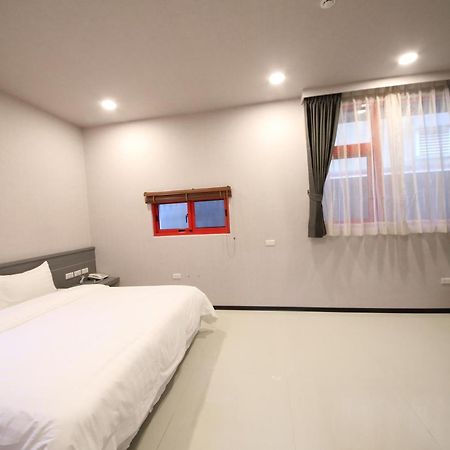 花蓮亮君經典民宿1館加2館民宿-東大門夜市-電梯包棟bright King Homestay Hualien Rom bilde