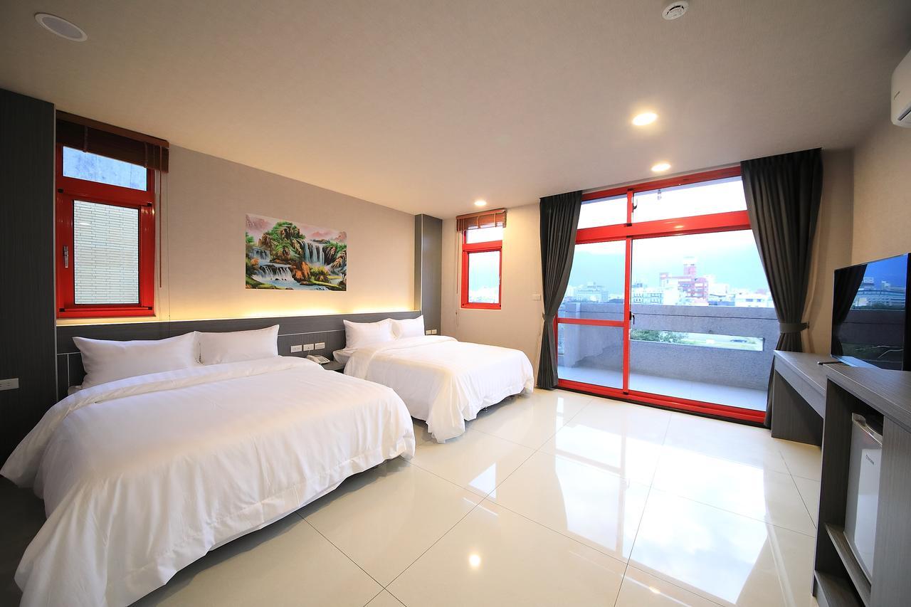 花蓮亮君經典民宿1館加2館民宿-東大門夜市-電梯包棟bright King Homestay Hualien Eksteriør bilde