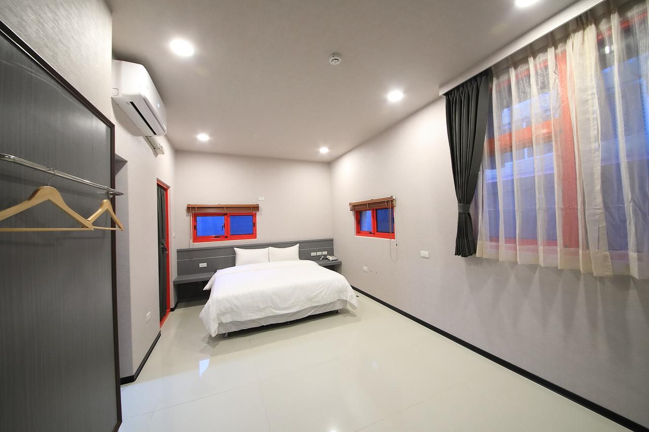 花蓮亮君經典民宿1館加2館民宿-東大門夜市-電梯包棟bright King Homestay Hualien Eksteriør bilde
