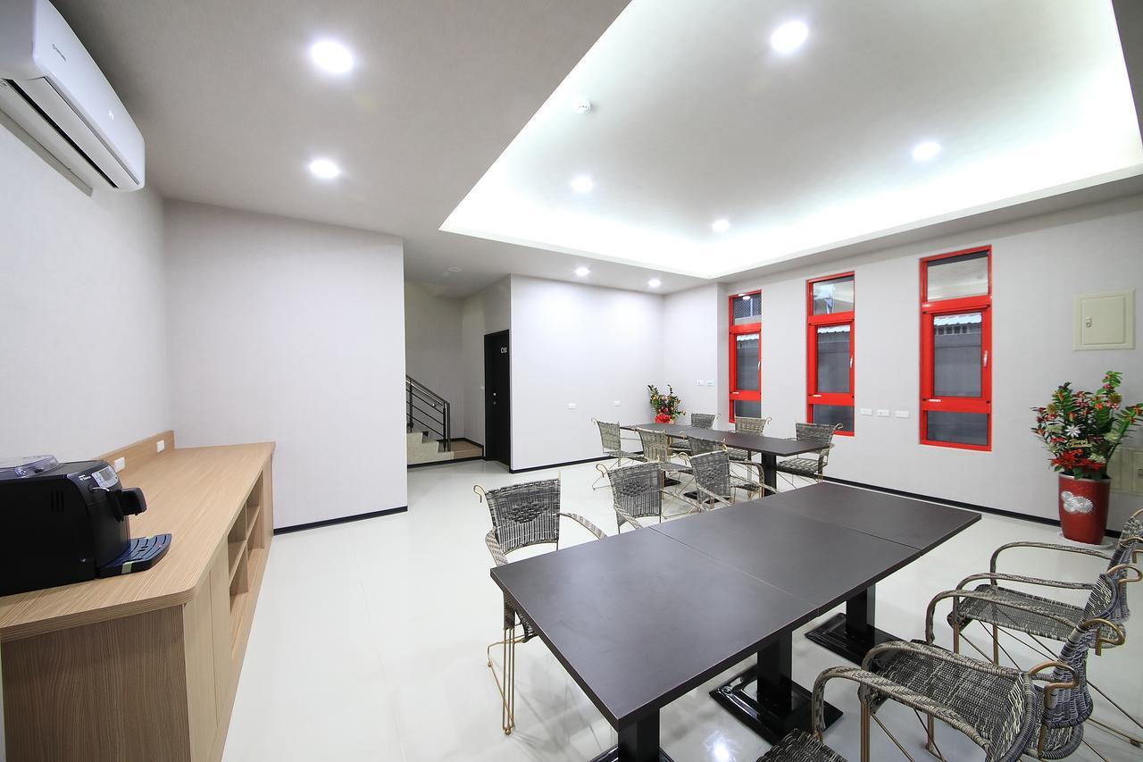 花蓮亮君經典民宿1館加2館民宿-東大門夜市-電梯包棟bright King Homestay Hualien Eksteriør bilde