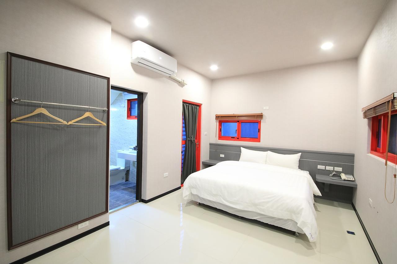 花蓮亮君經典民宿1館加2館民宿-東大門夜市-電梯包棟bright King Homestay Hualien Eksteriør bilde