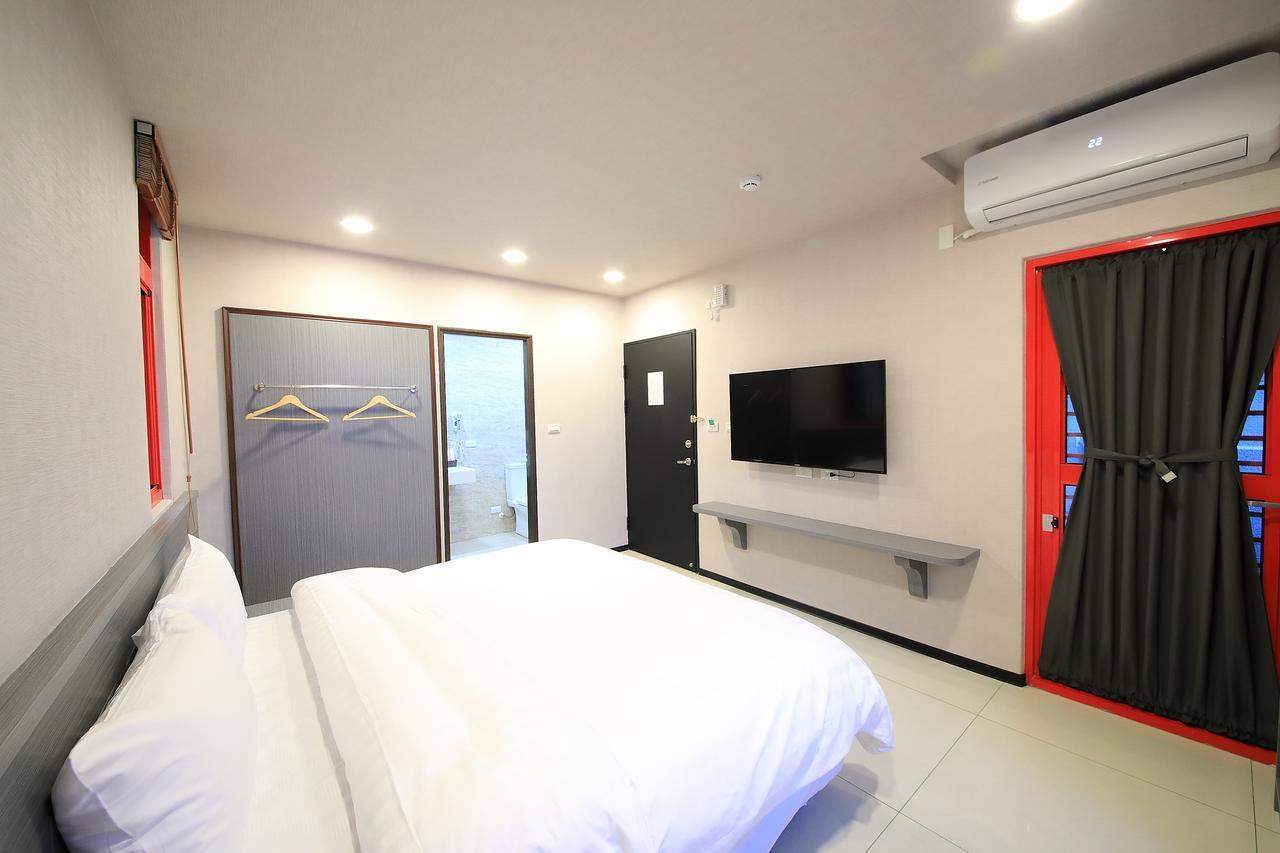 花蓮亮君經典民宿1館加2館民宿-東大門夜市-電梯包棟bright King Homestay Hualien Eksteriør bilde