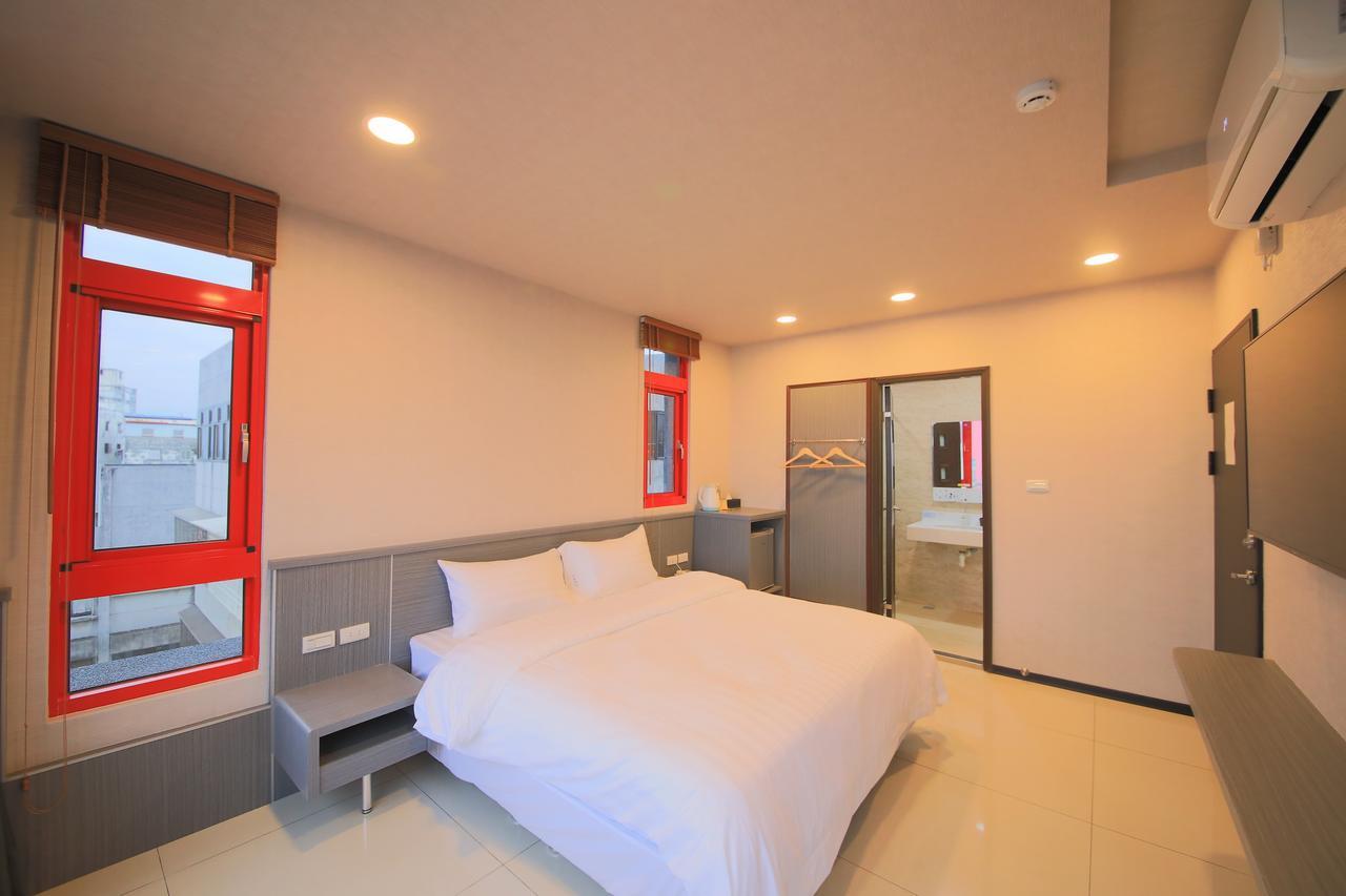 花蓮亮君經典民宿1館加2館民宿-東大門夜市-電梯包棟bright King Homestay Hualien Eksteriør bilde