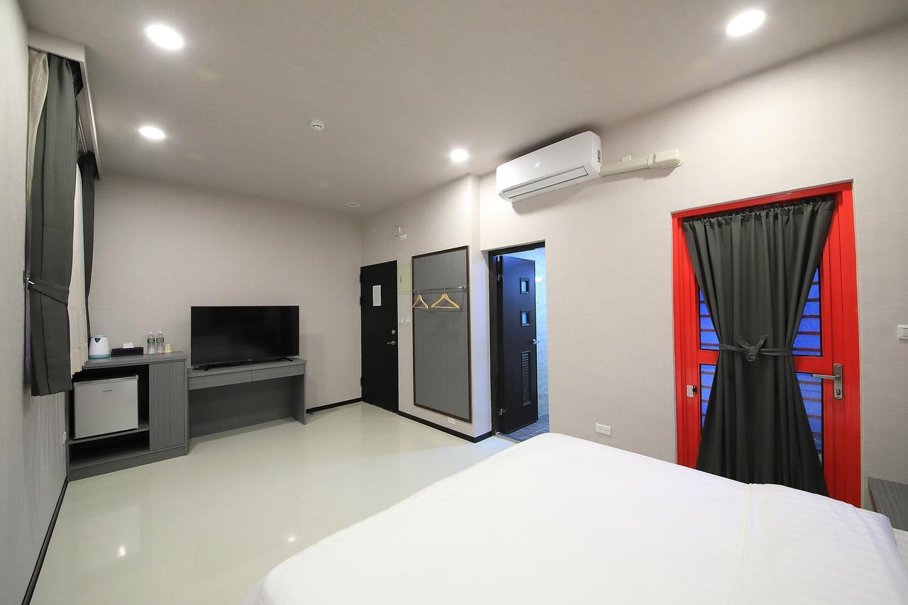 花蓮亮君經典民宿1館加2館民宿-東大門夜市-電梯包棟bright King Homestay Hualien Eksteriør bilde
