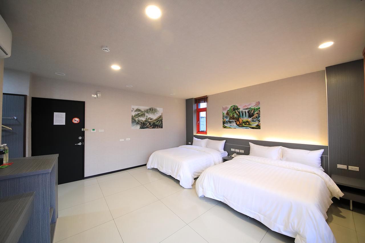 花蓮亮君經典民宿1館加2館民宿-東大門夜市-電梯包棟bright King Homestay Hualien Eksteriør bilde