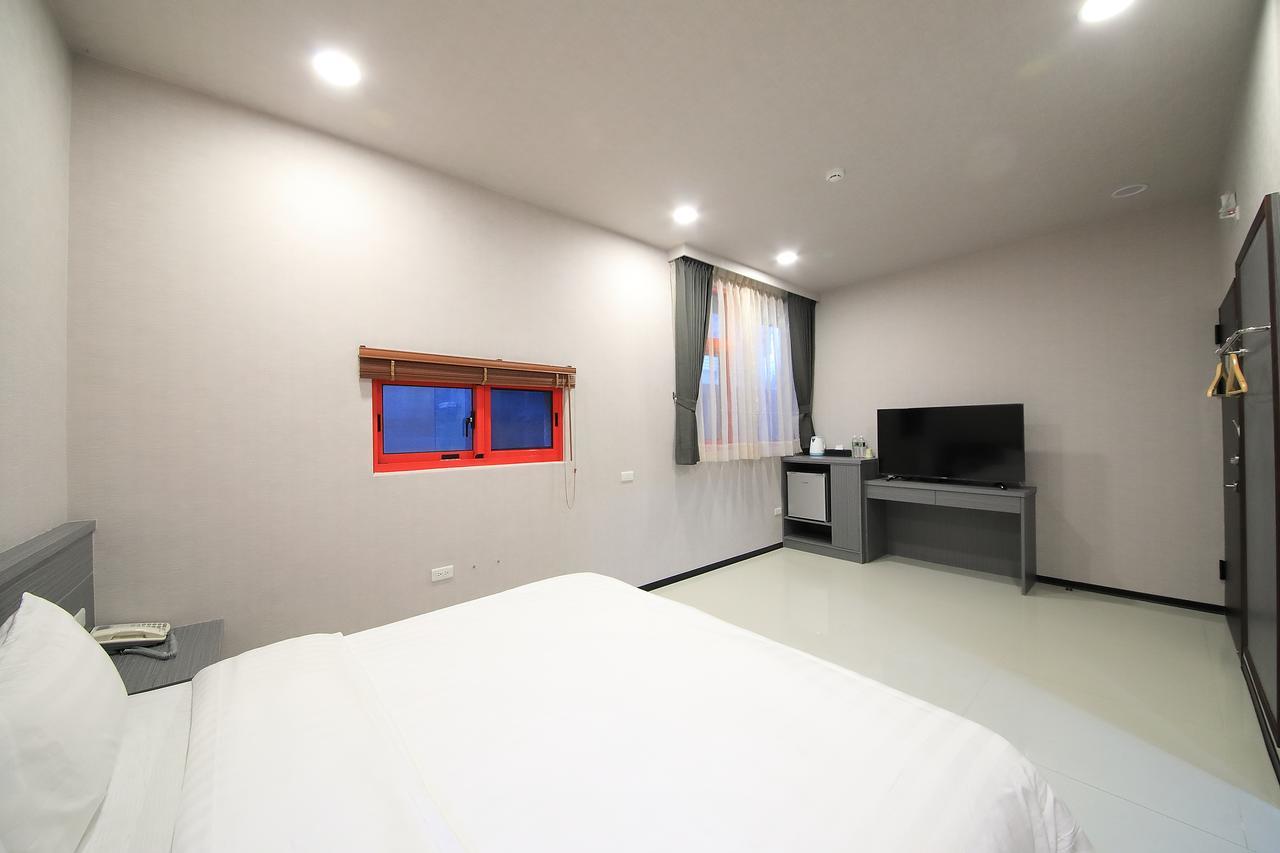 花蓮亮君經典民宿1館加2館民宿-東大門夜市-電梯包棟bright King Homestay Hualien Eksteriør bilde
