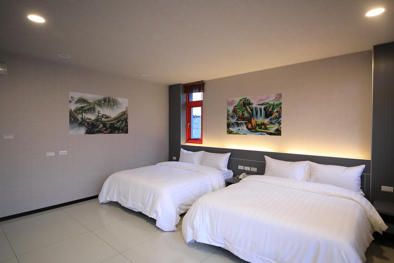 花蓮亮君經典民宿1館加2館民宿-東大門夜市-電梯包棟bright King Homestay Hualien Eksteriør bilde