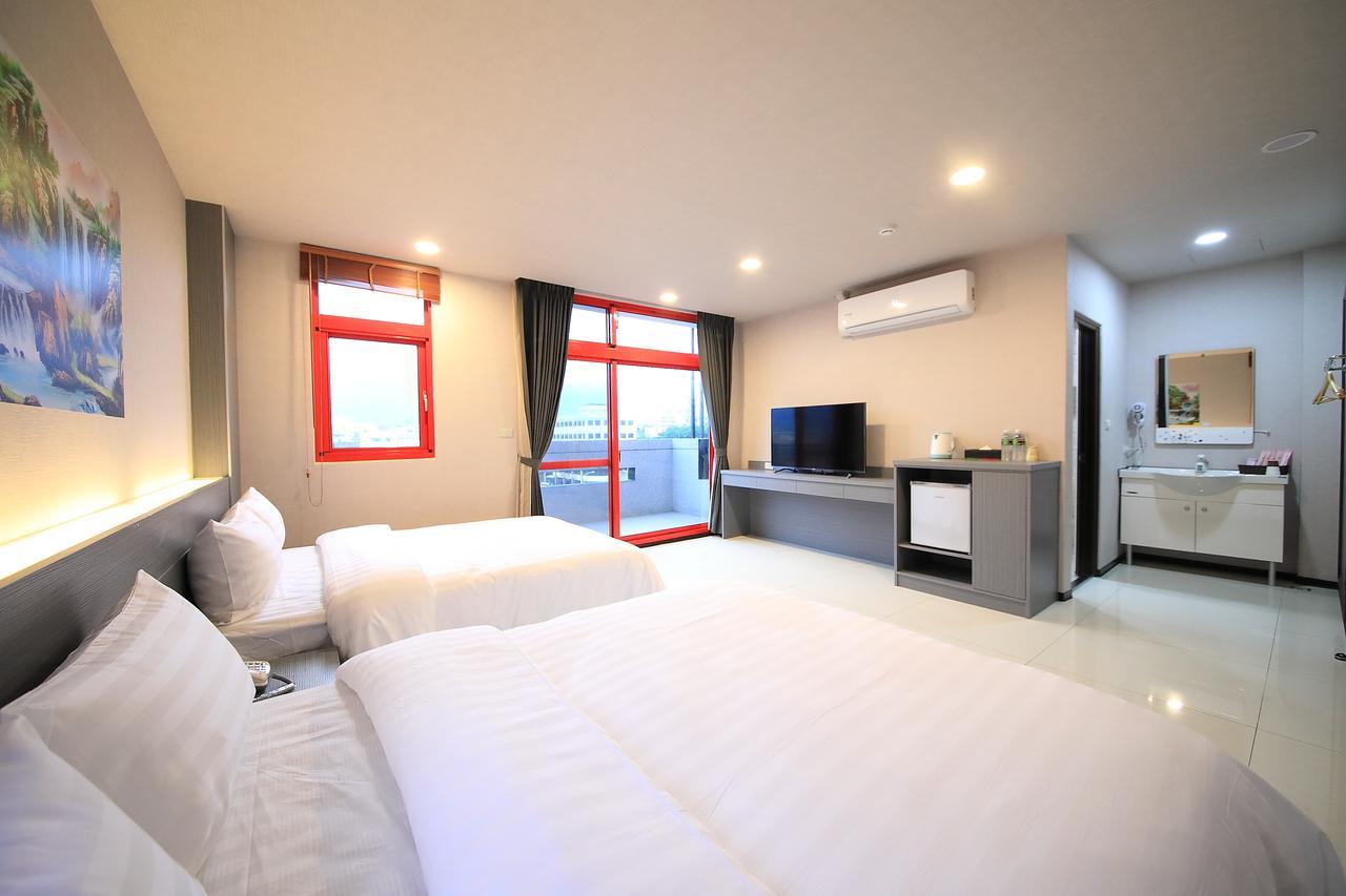 花蓮亮君經典民宿1館加2館民宿-東大門夜市-電梯包棟bright King Homestay Hualien Eksteriør bilde