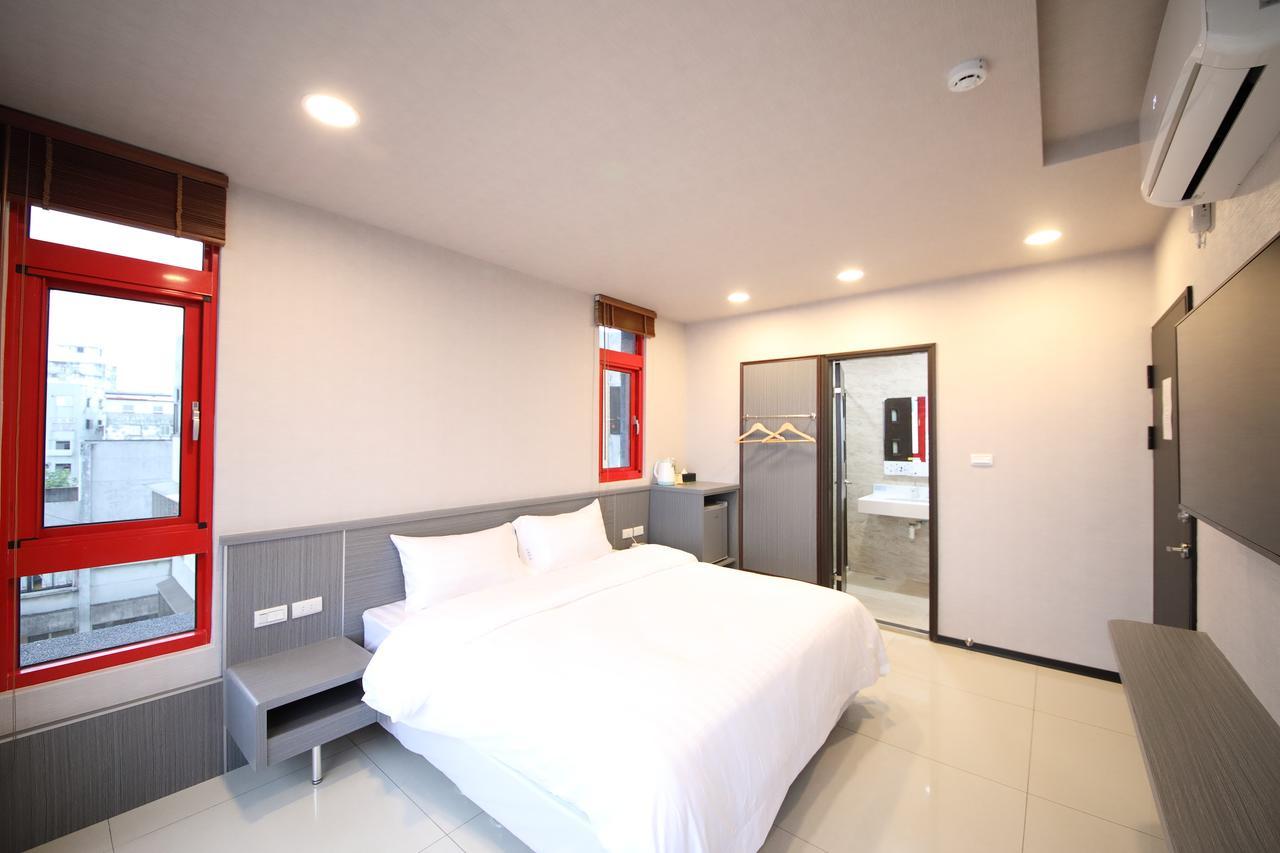 花蓮亮君經典民宿1館加2館民宿-東大門夜市-電梯包棟bright King Homestay Hualien Eksteriør bilde