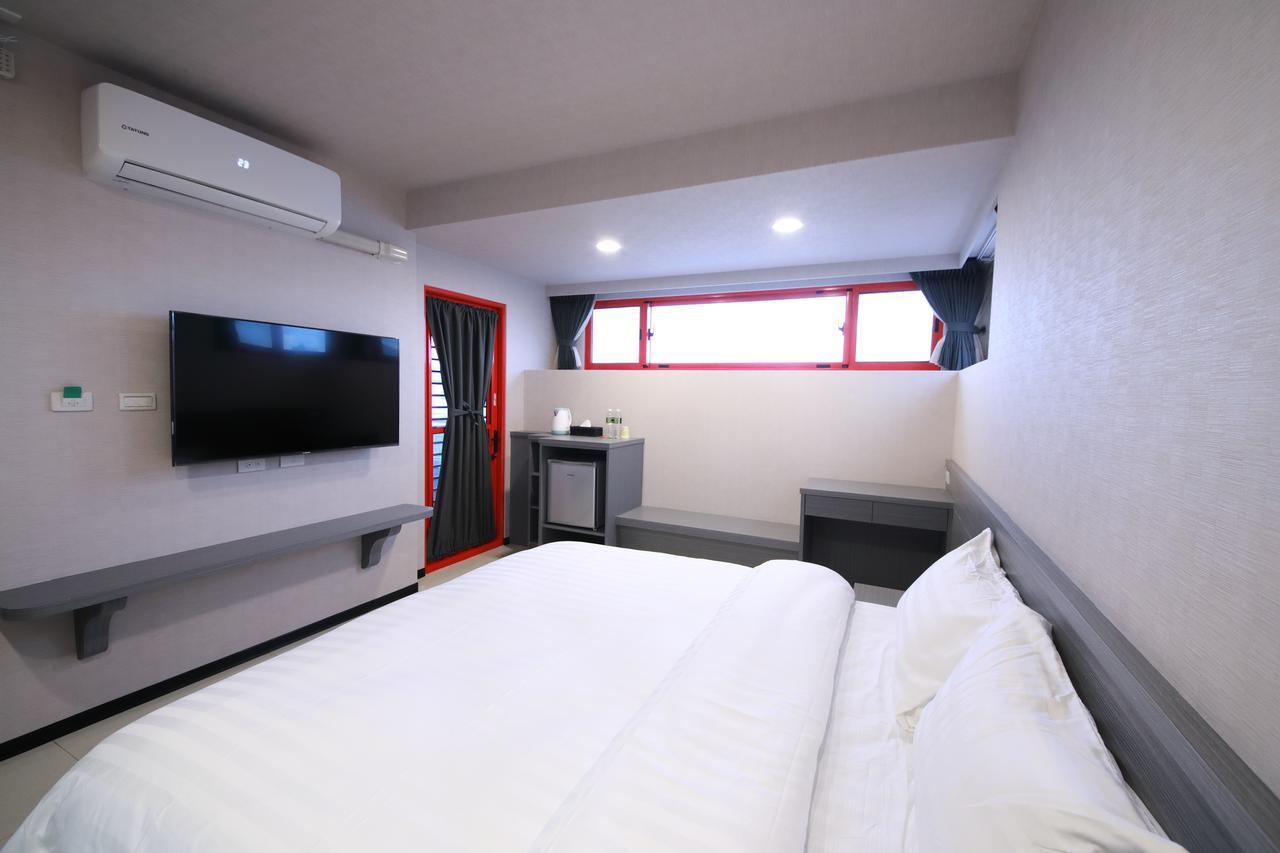 花蓮亮君經典民宿1館加2館民宿-東大門夜市-電梯包棟bright King Homestay Hualien Eksteriør bilde