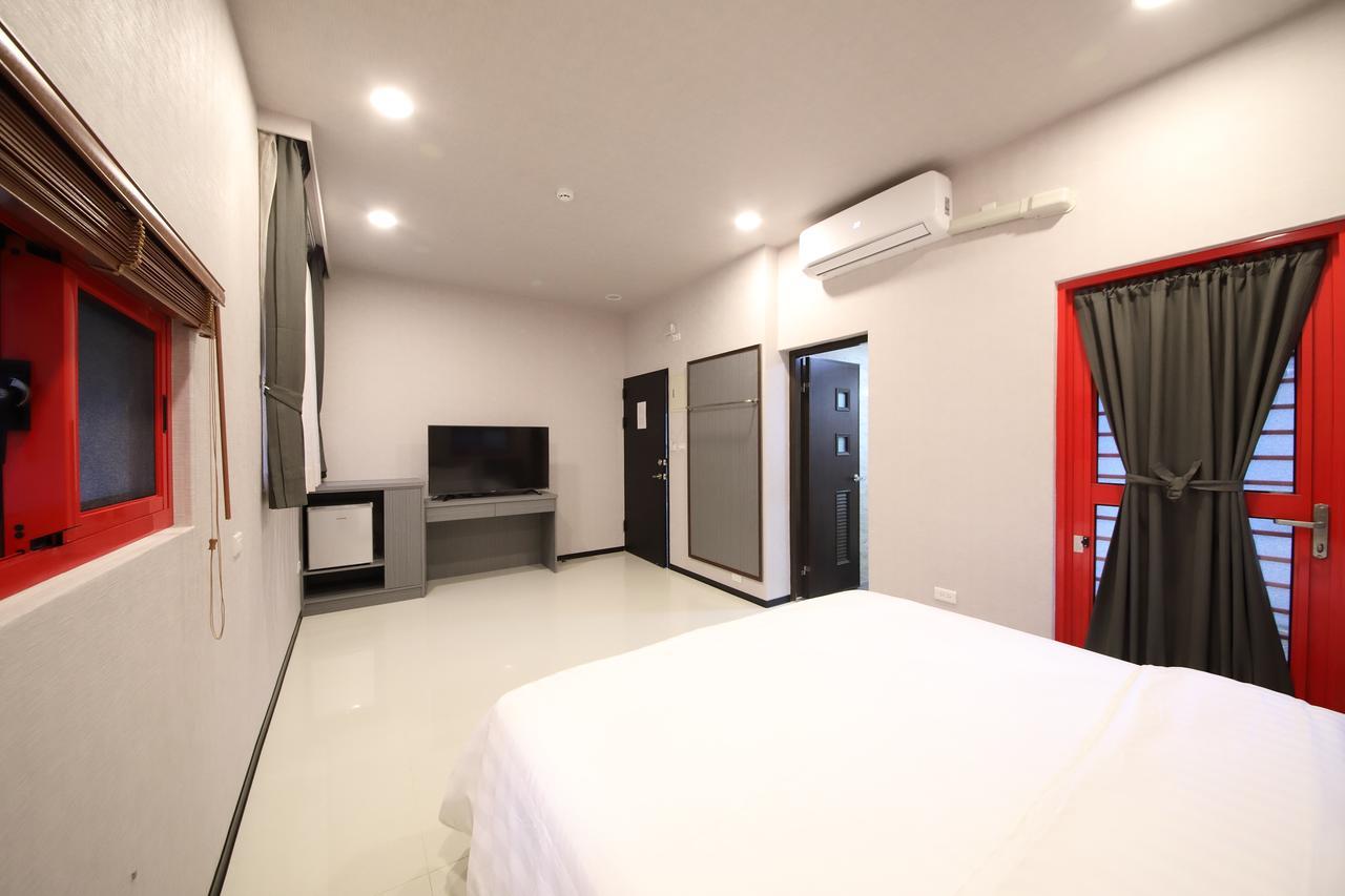 花蓮亮君經典民宿1館加2館民宿-東大門夜市-電梯包棟bright King Homestay Hualien Eksteriør bilde