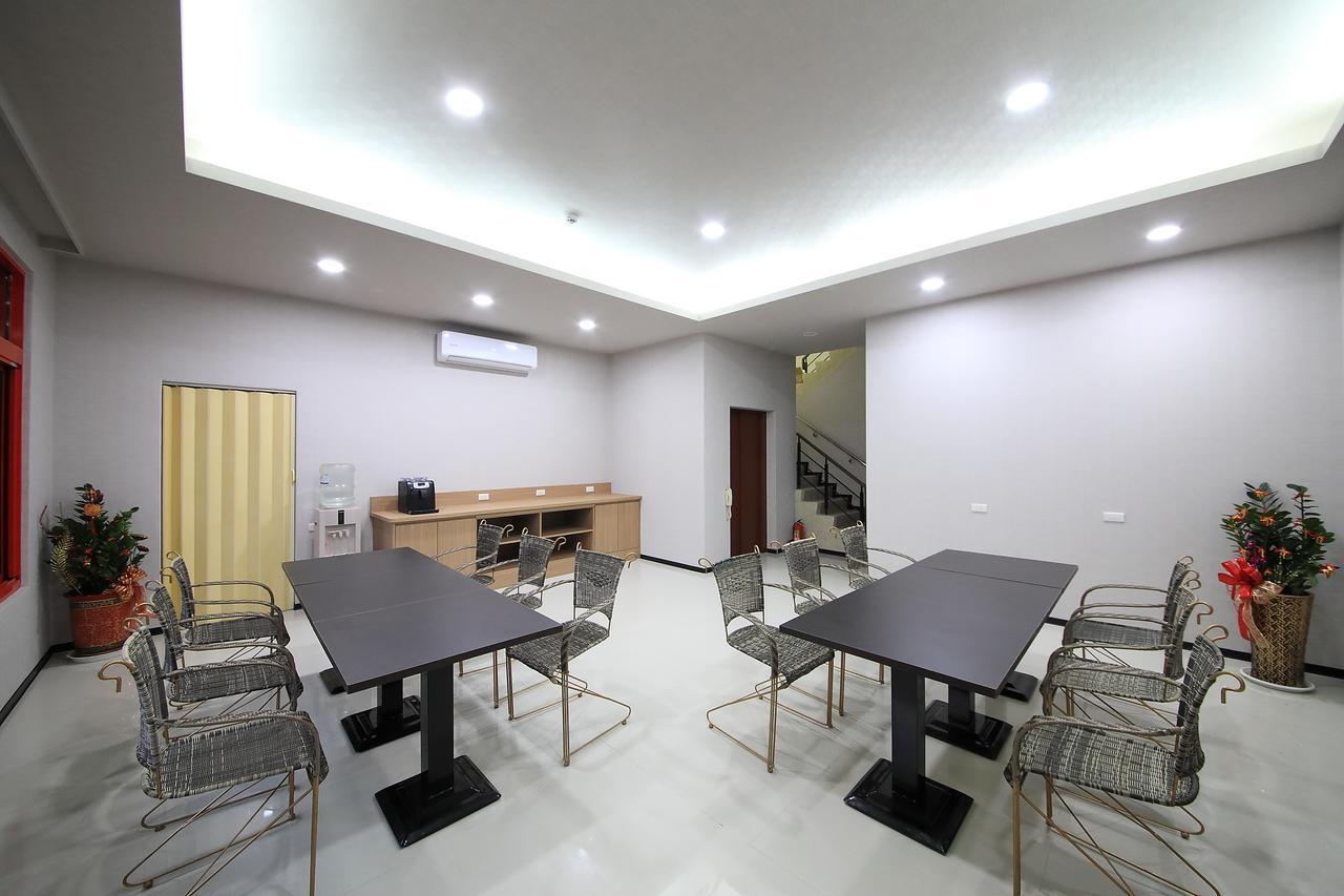 花蓮亮君經典民宿1館加2館民宿-東大門夜市-電梯包棟bright King Homestay Hualien Eksteriør bilde