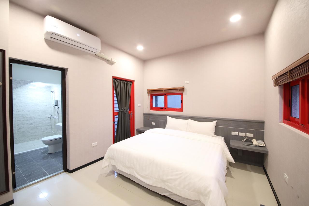 花蓮亮君經典民宿1館加2館民宿-東大門夜市-電梯包棟bright King Homestay Hualien Eksteriør bilde