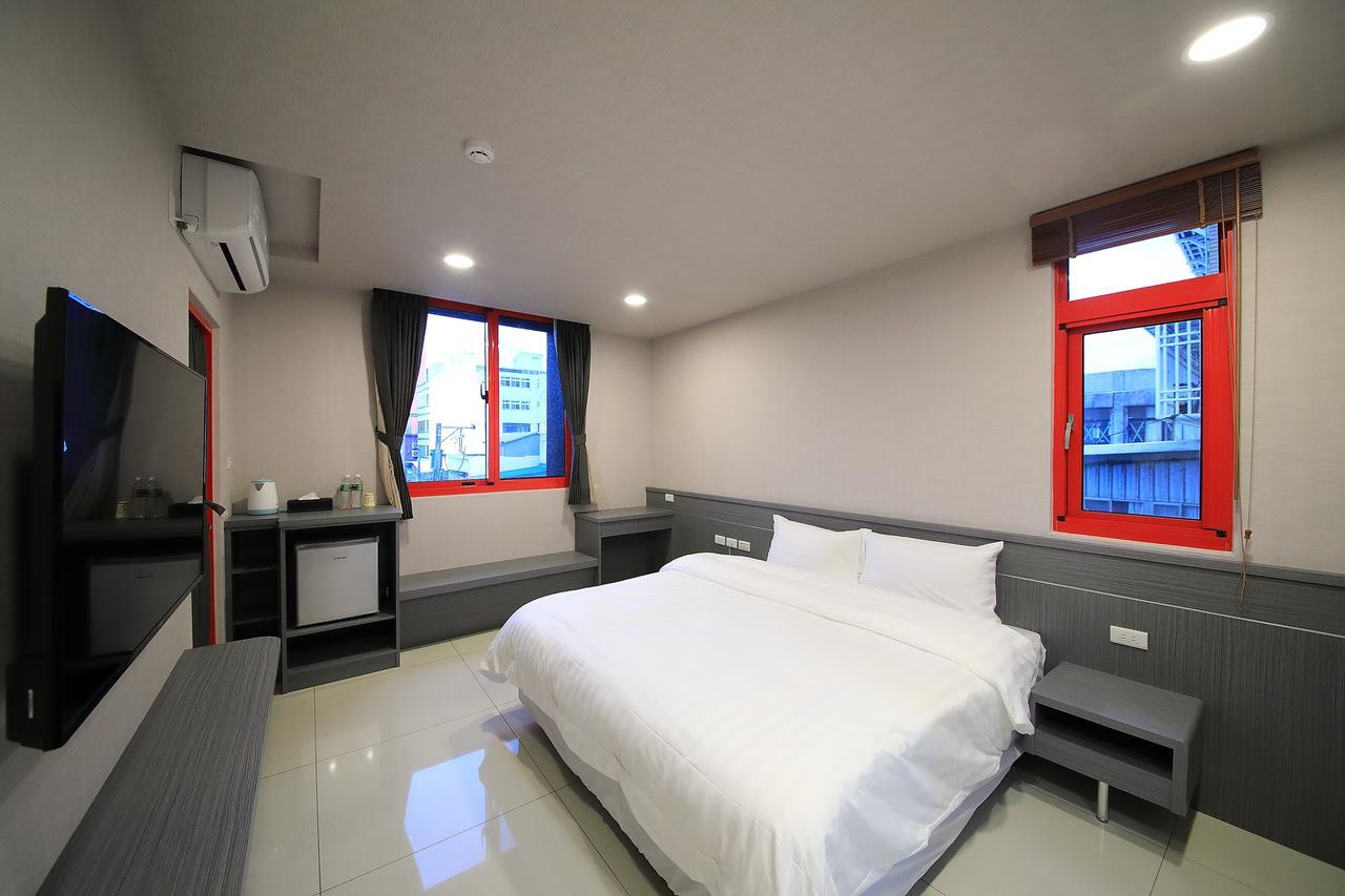 花蓮亮君經典民宿1館加2館民宿-東大門夜市-電梯包棟bright King Homestay Hualien Eksteriør bilde