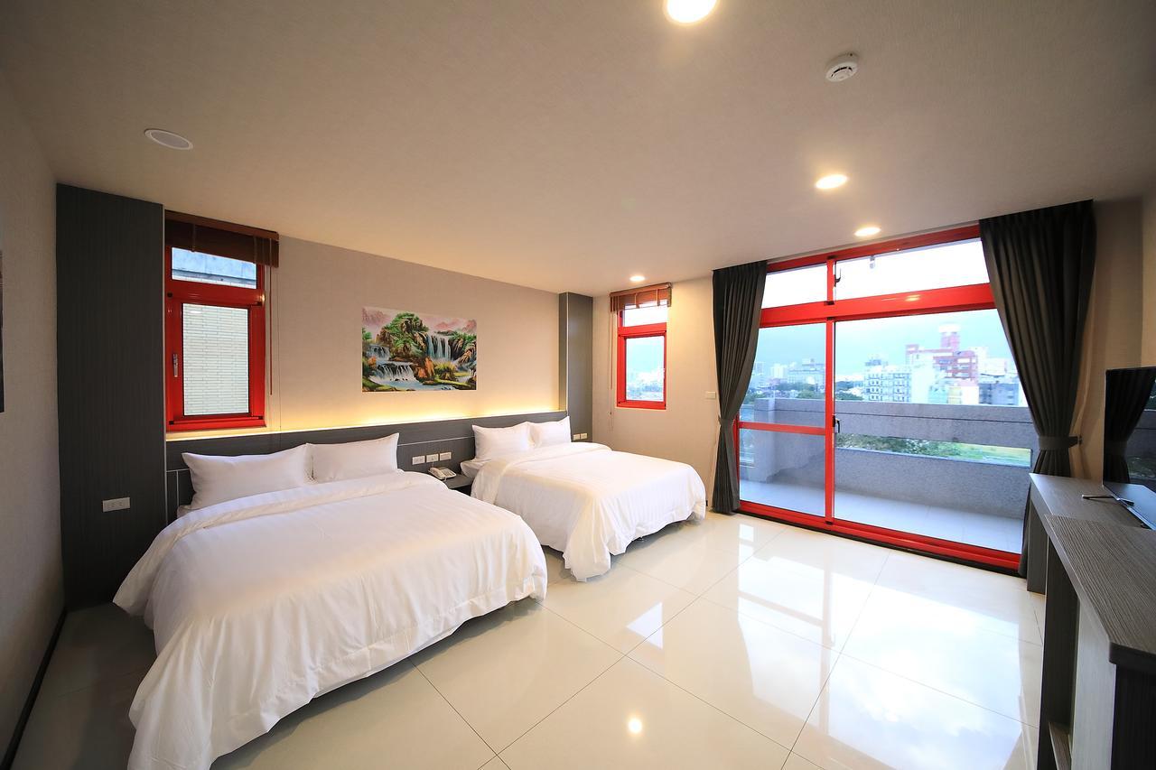 花蓮亮君經典民宿1館加2館民宿-東大門夜市-電梯包棟bright King Homestay Hualien Eksteriør bilde